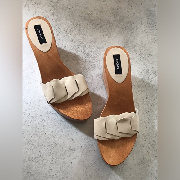 NWOT DKNY Ivory Leather Upper Wooden Platform Sandal Size 8.5 - Picture 10 of 15
